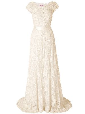 <p>Carolina Wedding Dress, £550, <a href="http://www.phase-eight.co.uk/fcp/departmenthome/wedding/weddingboutique?resetFilters=true" target="_blank">Phase Eight </a></p>