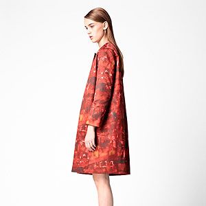 <p>We love this crisp coat, printed with a painterly abstract pattern! A neat A-line shape, with bracelet sleeves, it's the perfect way to step into spring.</p>
<p><br />Printed spring coat, £125, <a href="http://www.cosstores.com/Store/Women/All/Printed_spring_coat/7084-4498591.1#c-6009891%20" target="_blank">COS</a></p>