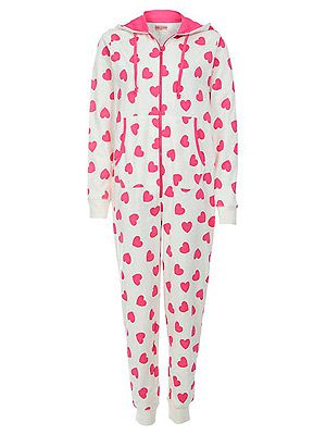 <p>Who wouldn't fall in love with this cutesie onesie? In fact we love it so much, at least three Cosmo gals have it in the office. #cool</p>
<p>White Heart Print Onesie, £22.99, <a href="http://www.newlook.com/shop/womens/nightwear/white-heart-print-onesie_261386413" target="_blank">New Look</a></p>