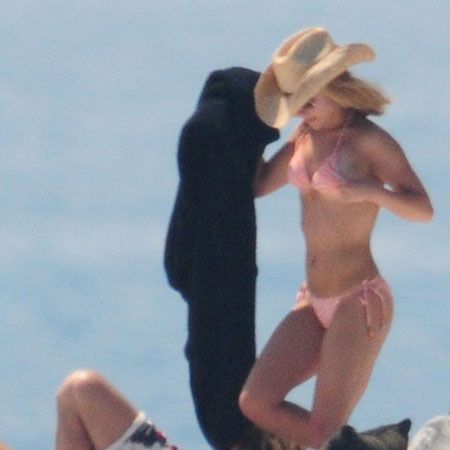 Hayden Panettiere, 19, shows off her enviable physique on a yacht with T4's Steve Jones in the Med. Serial Hollywood womaniser Steve, 32, hasn't been able to wipe the smug grin off his face all week ...  <br />