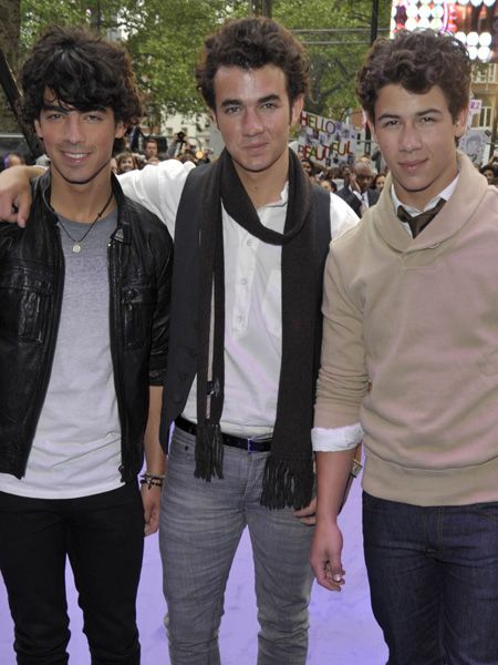 This hat-trick of hotties were born to break hearts across the globe. Not only are they massively talented and massively loaded (they've already sold eight million albums), they're also massively gorgeous! It's impossible to find the fittest between the three brothers, Kevin, Joe and Nick but we'll happily stare at their pic trying to decide<br />