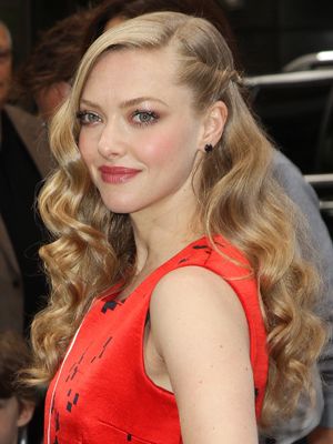 <p>Proving that you can still work the retro vibe on long hair, Amanda complies with the standard side parting that was de rigueur during the Great Gatsby era but updates her look using a simple pinned back rope braid to show off her neatly brushed out barrel waves.</p>
<p><strong>DIY top tip:</strong> Don't curl your hair from the root. Instead, begin the bends at eye level – the smooth roots and parting will help create that tailored 20s style.</p>
