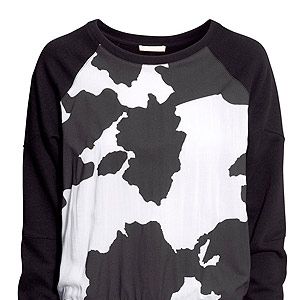 <p>It's getting cooler again *shakes fist at sky*, so wrap up warm with this cool sweatshirt from H&M. Bonus points for the contrast sleeves and cow print front.</p>
<p>Sweatshirt, £24.99, <a href="http://www.hm.com/gb/product/14912?article=14912-A" target="_blank">H&M</a></p>