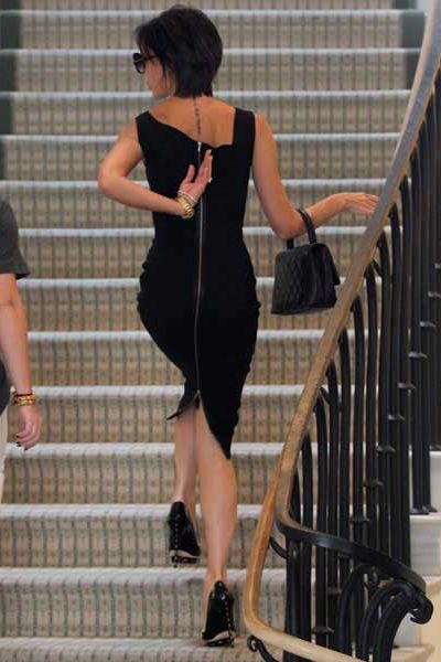 Victoria Beckham could barely manage to climb the stairs in her skin-tight black frock while out shopping in New York. But we thought she'd have more trouble with those shoes! Lucky that the former Spice Girl is so light...  <br />