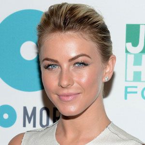 <p>Super slicked back hair looks great when you wear a minimal outfit and works really well when you add some height in at the front. Julianne Hough shows us how it's done with her hair sleeked back into a low bun with a tiny bit of height at the front. We love this look so much we're already sleeking our hair back!</p>