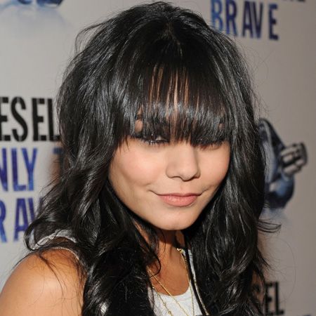 Not only do we want Vanessa's hair, we also want those cheekbones. This blunt fringe compliments each of her (perfect) features <br />