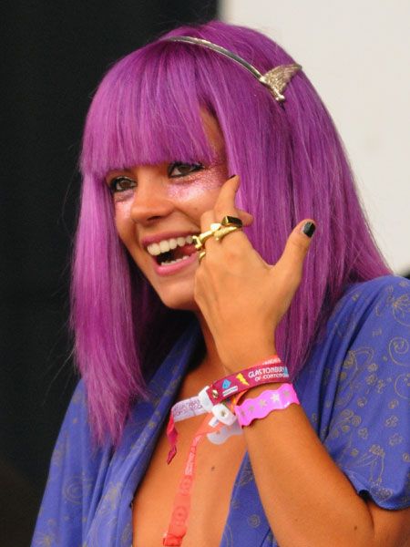 Lily pioneered the trend back in the summer experimenting with a violet wig and matching glitter makeup on the festival circuit