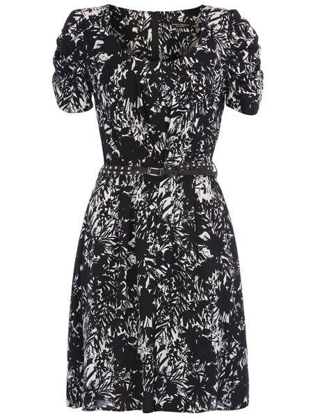 <p>The skater skirt trend takes on a new form in to this shadow-print dress and it comes with a free skinny belt that you can use over and over again!<br /></p><p> </p><p>£35, <a target="_blank" href="http://www.dorothyperkins.com/webapp/wcs/stores/servlet/ProductDisplay?beginIndex=0&viewAllFlag=&catalogId=33053&storeId=12552&productId=2039051&langId=-1&sort_field=Relevance&categoryId=208648&parent_categoryId=208600&sort_field=Relevance&pageSize=20">dorothyperkins.com </a><br /></p>