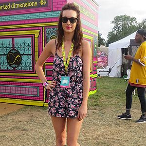 <p>We could give you <a title="http://www.youtube.com/user/emilyhart" href="http://www.youtube.com/user/emilyhart" target="_blank">10 reasons why</a> we love YouTube star Emily's V Festival outfit, but really, i's all about her floral print ASOS playsuit. And Hunters. And Ray-Bans. Oh.</p>
