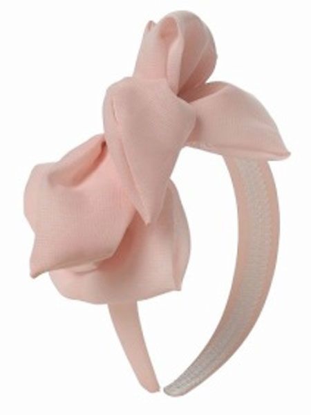<p>Girly and gorgeous- what more could you want from a headband?!</p><p>£4, <a href="http://www.newlook.co.uk/1849492/184949270/ProductDetails.aspx">www.newlook.co.uk</a><br /></p>