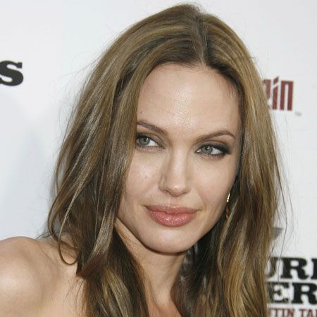 <p>With angular features, square face shapes are lucky enough to get away with most styles, and some of the most famous women in the business are blessed with a strong jaw.</p>

<p><strong>Left:</strong>Angelina Jolie is lucky enough to have a face shape to suit most styles, but here she's kept it simple with a centre parting and loose waves</p>