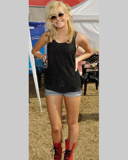 Sticking to an already fabulous formula, Pixie paraded those pins in denim shorts with Doc Martin boots at the last Wireless Festival  