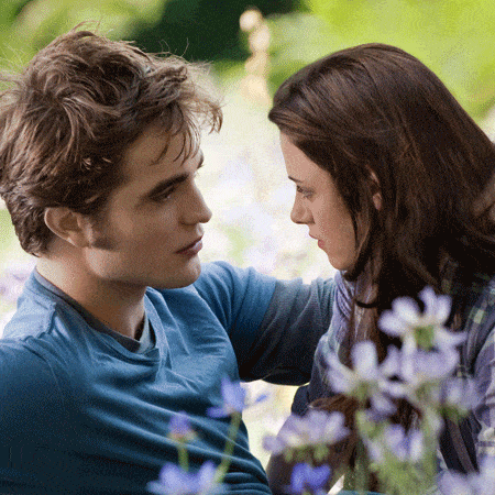 Kristen Stewart and Robert Pattinson's real life relationship may still be a puzzle, but Edward and Bella are clearly in love. We wish we were in Bella's place right now...<br />
