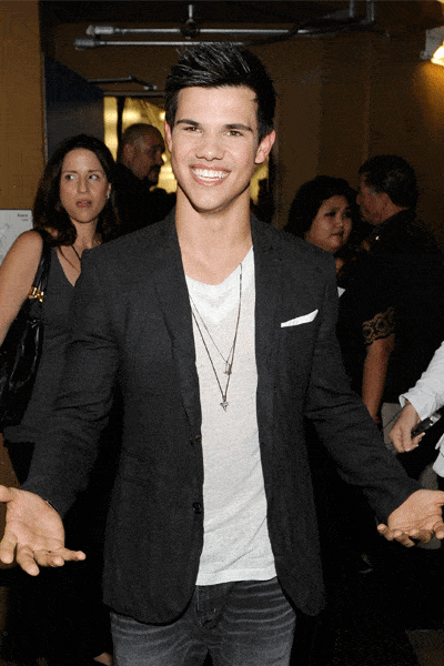 We absolutely LOVE Taylor's goreous grin - perfect teeth, sparkling eyes and very kissable lips. If Bella doesn't choose Jacob, can we have him instead?<br />