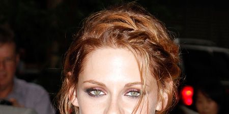 <p>Going on your hols? In need of some hair inspiration? Check out these  gorgeous summer do's from our fave celebs</p>

<p>Left: K-Stew is looking smoking hot with her new strawberry blonde locks. Much better than the dark short styles we've been used to on her. Lighter colours always look fab in the summer. We're bet R-Patz can't keep his hands off this hottie!</p>