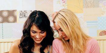 <p>From meeting a guy or setting up your online dating profile, to that first kiss and maybe more, dating is full of minefields. Here's some of the top advice you need before taking the plunge.</p> 