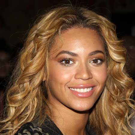 <p>Check out Cosmo's hair timeline of the beautiful, booty-shaking Beyonce Knowles!</p>

<p><strong>Left:</strong> Beyonce as we know her now, sporting a flattering golden hue and soft, tumbling curls. We have serious hair envy... </p>