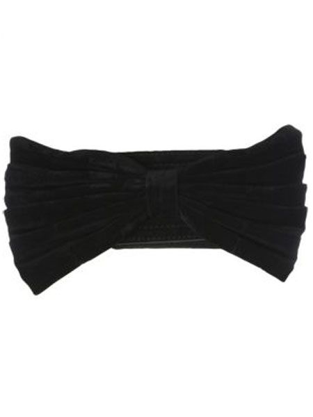 <p>Gaga made bows fashionable ever since she wore that oversized one on her head, wear this one round your waist for a simple, yet sexy, look<br /></p><p> </p><p>£6, <a target="_blank" href="http://www.newlook.com/shop/womens/accessories/velvet-bow-stretch-belt_200651501 ">newlook.com</a><br /><br /></p>