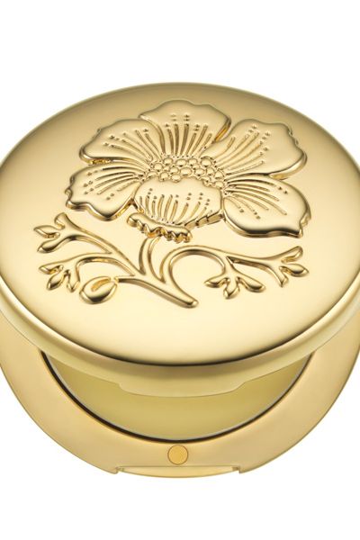 Mums will love the standout Clinique Aromatics Elixir fragrance with its warm, woody notes. It's now available in a luxe solid perfume compact which makes the perfect pressie. It'll glam up her handbag a treat! <p> </p>Aromatics Elixir Solid Perfume Compact, £35, <a href="http://www.harrods.com/product/clinique/aromatics-solid-perfume-compact/000000000001656678?cat1=b-clinique&cat2=clfrag" target="_blank">harrods.com</a>