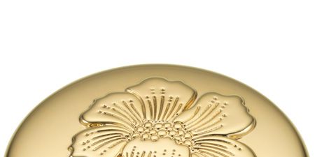Mums will love the standout Clinique Aromatics Elixir fragrance with its warm, woody notes. It's now available in a luxe solid perfume compact which makes the perfect pressie. It'll glam up her handbag a treat! <p> </p>Aromatics Elixir Solid Perfume Compact, £35, <a href="http://www.harrods.com/product/clinique/aromatics-solid-perfume-compact/000000000001656678?cat1=b-clinique&cat2=clfrag" target="_blank">harrods.com</a>