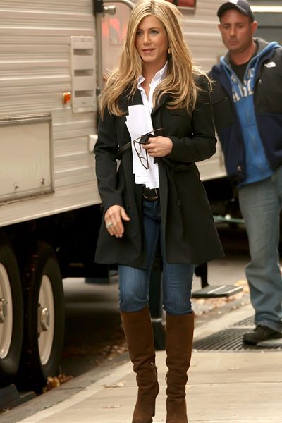 Won't Jennifer Aniston ever take a break? Here's the hardworking actress leaving her trailer on the set of the new film Wanderlust, which is currently shooting in Manhattan. Apparently she's set to flash her breasts in the flick - hopefully in warmer surroundings than the nippy New York location!  <br />