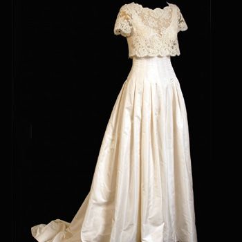 <p><strong>Designer: Bruce Oldfield</strong> </p>

<p>The bookies' favourite to design the dress. Kate could go old fashioned in this poufy number with a lace overlay top</p>

<p>See more at <a href="http://www.bruceoldfield.com/" target="_blank">bruceoldfield.com</a></p>