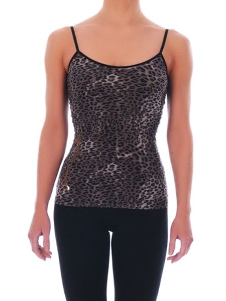 <p>Make sure you're getting attention in the gym for all the right reasons with this animal print vest. Team with black leggings and away you go...</p><p><br /><br />£8, <a href="http://www.pineapple.uk.com/product/Tops/Animal-Strappy-Vest/626" target="_blank">pineapple.uk.com<br /><br /></a></p>