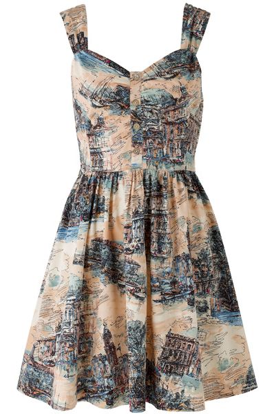 <p>We've fallen for this Venice print 50s style dress inspired by the Prada one worn by the lovely Carey Mulligan. This looks sure to sell-out so get in there quick!</p>

<p>£29.99, <a target="_blank" href="http://www.newlook.com/shop/womens/dresses/scenic-print-prom-dress_211458119">newlook.com</a> </p>
