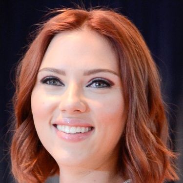 <p>The latest in a long line of celeb redheads is ScarJo who has chosen deep auburn tones for her new 'do. It's not the first time she's been a Scarlett, ahem, lady - but it's quite a change from her last look which was sun-kissed blonde. Wonder if Sean Penn approves?</p>