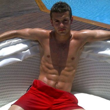 The weather may be temperamental this summer but we have Jack to heat things up for us as he oh-so thoughtfully posted this topless pic of him posing on Twitter for our pure pleasure. Boy has Ronaldo got some competition now…
