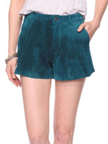 <p>Leather shorts for under 20 quid? Yep. And they come in a selection of cool colours. Want, want, want! Good work, Forever 21</p>

<p>£19.75, <a href="http://www.forever21.com/UK/Product/Product.aspx?BR=f21&Category=whatsnew_all&ProductID=2070220928&VariantID=">forever21.com</a></p> 

