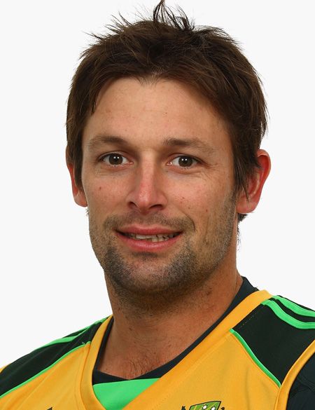<p>We've cherry picked the cutest cricketers from the England and Australia teams for your enjoyment...<br /></p>

 <p><strong>Left:</strong> Aww check out team Australia's <strong>Ben Hilfenhaus</strong> who's famed in cricket for his 'fast arm'. We could think of a fair few uses for your arm though Ben, namely placing it around us</p>