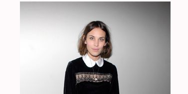<p>Alexa is a massive fan of the 60s because it works perfectly her straight up-and-down shape and claims that Jane Birkin is her style icon. We love her trademark shift dress and Peter Pan collar look</p>