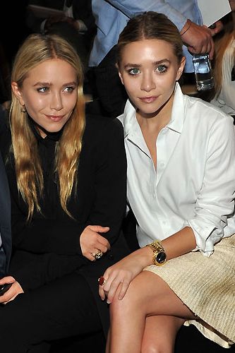 Mary-Kate and Ashley Olsen look uber-cool in their blouses; so very grown up!
