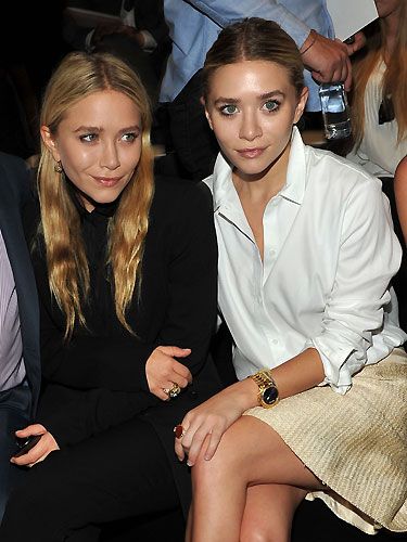 Mary-Kate and Ashley Olsen look uber-cool in their blouses; so very grown up!

