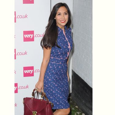 <p>Myleene Klass always looks gorgeous and she didn't disappoint at Fearne Cotton's <a href="http://www.very.co.uk/women/fearne-cotton/e/b/1589,4294954879/s/newin,0.end">very.co.uk</a> show in this printed dress. She teaches us that the best way to accessories is to match your lipstick to your handbag</p>