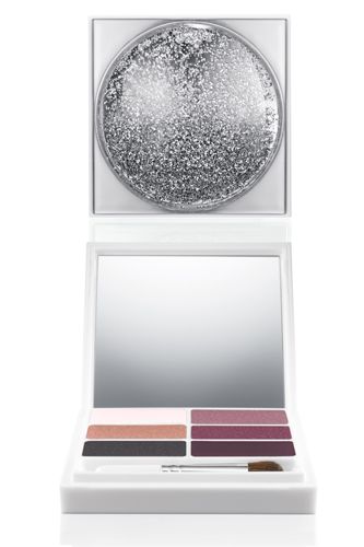 <p>There's a snow storm going on over at MAC and everything's capped with ice. Ooh, we love it! Beauty powder is called Snowglobe and paint pots in Morning Frost. This is one er, cool, collection! </p>
<p><A HREF="http://www.maccosmetics.co.uk/whats_new/7549/Glitter-and-Ice/index.tmpl " TARGET="_blank">maccosmetics.co.uk</A> </p>