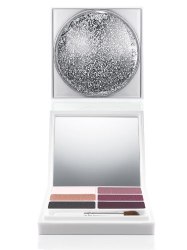 <p>There's a snow storm going on over at MAC and everything's capped with ice. Ooh, we love it! Beauty powder is called Snowglobe and paint pots in Morning Frost. This is one er, cool, collection! </p>
<p><A HREF="http://www.maccosmetics.co.uk/whats_new/7549/Glitter-and-Ice/index.tmpl " TARGET="_blank">maccosmetics.co.uk</A> </p>
