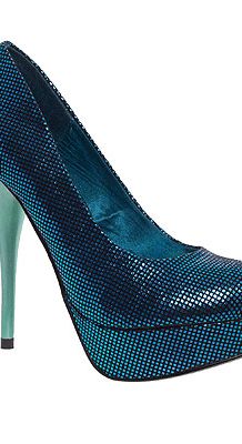 <p>Is your diary filled with event after glittering festive event? Then you'll need to check out our guide to nailing the retro glamour look on page 176.</p>
<p></p>
<p><a href="http://www.cosmopolitan.co.uk/fashion/shopping/hot-high-heels-under-fifty-pounds#fbIndex1">FIND THE HEELS TO GO WITH THE DRESS</a></p>
