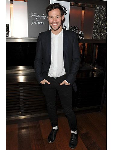 Will Young has grown into a rather handsome lad - check out his beard action! He wore white socks with black shoes and STILL managed to look cool at Temperley London's Filofax party - beat that! Will spent the night talking with friends and sipping gorgeous Ciroc Vodka cocktails - yummy! 