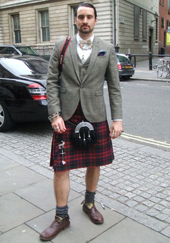 <p>It takes a real man to pull off an empowering kilt, and this Scot pulled it off perfectly, even giving David Gandy a run for his money!</p>