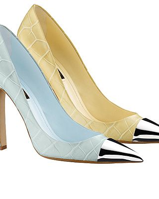 <p>With the ladylike trend in full flow this season, pointed shoes are firmly on our fashion radar - especially ones with contrast toes, as seen on the SS12 catwalks and a bevvy of celebs - we're looking at you, <a title="Is the mule back for SS12?" href="http://www.cosmopolitan.co.uk/fashion/news/trend_alert_is_the_mule_shoe_back_in_fashion_for_spring" target="_self">Rihanna and Alexa Chung</a>.</p>
<p>Here's or pick of the best pointy pumps...</p>
<p>From the catwalk: Louis Vuitton 'Merry-go-round' pumps, <a title="Louis Vuitton" href="http://www.louisvuitton.co.uk/front/#/eng_GB/Collections/Women/Shoes" target="_blank">Louis Vuitton</a></p>