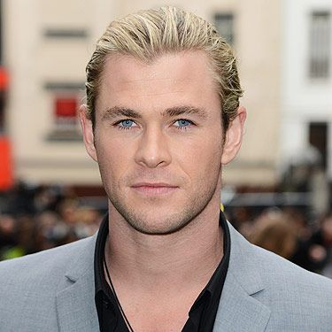 <p>When Chris Hemsowrth arrived at the London premiere of Snow White and The Huntsman we fell a little bit in love. Just look at him in his grey suit looking all dapper, and check out those beautiful baby-blue eyes - swoon!</p>