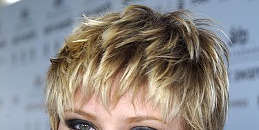 <p>Nooo, Scarlett, what were you thinking? Miss Johansson sported this strange 'mumsy' hairstyle during The 18th Annual IFP Independent Spirit Awards back in 2003. Perhaps she wore a bright pink top to detract from the bizarre mullet hairstyle - ScarJo, it didn't work!</p>