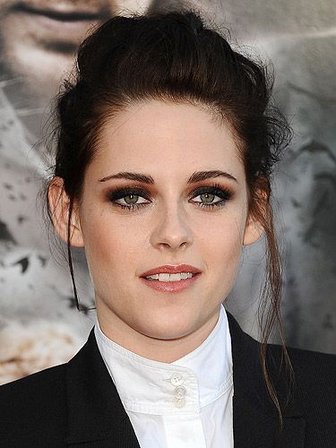 <p>When Kristen Stewart stepped out on the red carpet at the LA premiere of Snow White and The Huntsman, we literally gasped with sheer delight. Our baby is all grown up. She ditched her usual low-maintenance hairstyle and replaced it with a very regal look - we especially like those wisps of hair to the sides - how 90s!</p>
