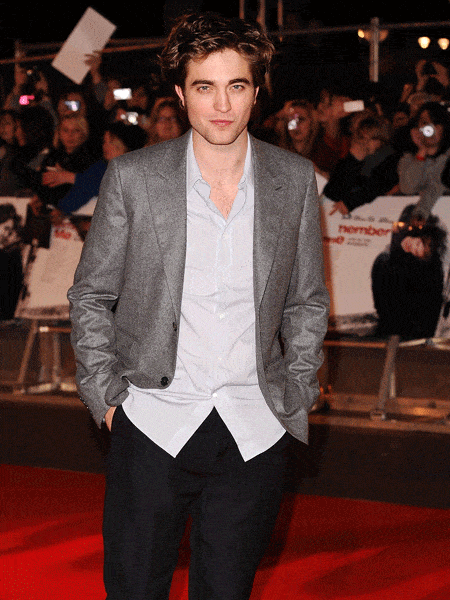 Looking gorgeous at the premiere for the romantic film "Remember Me"... you don't need to worry Rob, we'd never forget you!<br />