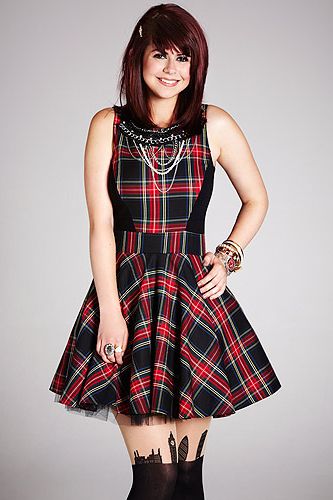 <p>We couldn't get enough of finalist Shauna and her adorable preppy style at the VO5 Street Style Search competition. Look how adorable she is in that red and black plaid dress, accessorised very smartly with jewels of all sorts!</p>