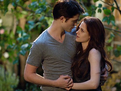 <p><span class="st" dir="ltr">Hurrah! On the 16th November we will all be running to the cinema to watch The Twilight Saga: Breaking Dawn Part 2, we're so excited we're stocking up on popcorn right now. Oh, if only we could have Robert Pattinson look at us the same way as he does Kristen. Jealous. <br /></span></p>