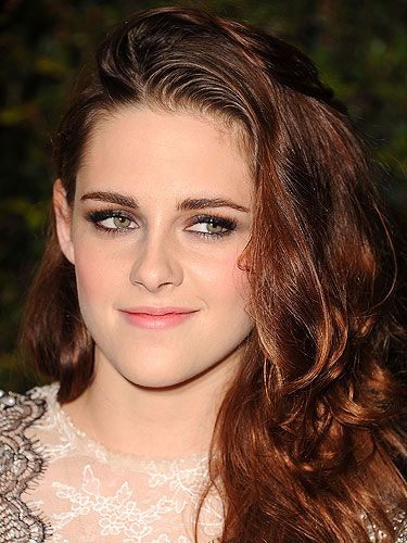 <p>Having a winter wedding? Channel Twilight star Kristen Stewart's glistening skin on your special day.</p>
<p>To get the look, mix <a href="http://stila.co.uk/collections/face/products/all-over-shimmer-luminiser-kitten-shimmer" target="_blank">Stila All Over Shimmer Luminiser</a> with your foundation for an all-over glow. You can even add this to your body lotion too!</p>