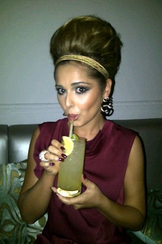 Though Cheryl Cole is new to the Twittosphere this hasn't stopped her mastering the art of a Twitpic. Check out Chezza's barnet – her beehive is almost as high as Marge Simpson's
